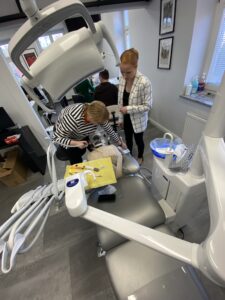 Szkolenie z leczenia nakładkami ortodontycznymi